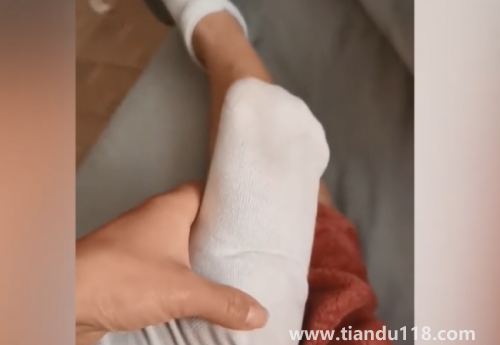 女子一家三口發(fā)燒用洋蔥退熱成功（專(zhuān)家回應(yīng)：高燒不適用）