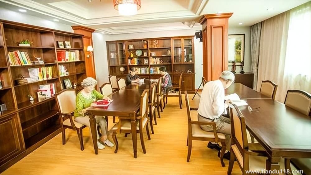 養(yǎng)老院暴雷頻發(fā) 上億人如何安度晚年 你怎么看