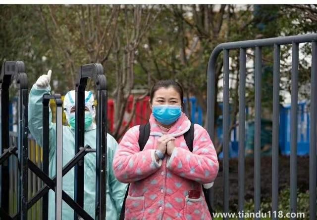 3年前感染新冠的武漢女子又陽(yáng)了(熬過(guò)“新冠爺爺”)