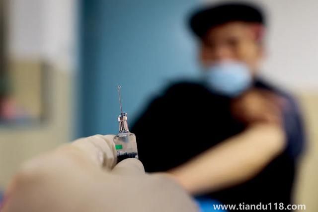 專家:感染人數(shù)激增時(shí)要警惕突變株（專家建議應(yīng)持續(xù)監(jiān)測(cè)）