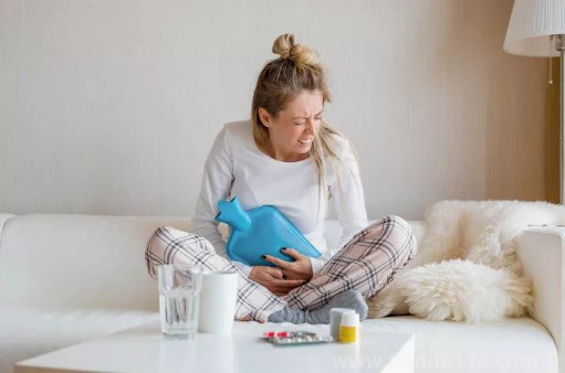 拉肚子用熱水袋暖胃還是暖肚臍眼（拉肚子怎么緩解）