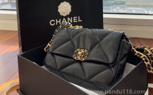 武漢有沒(méi)有香奈兒包包專柜（香奈兒包包保值排行榜）