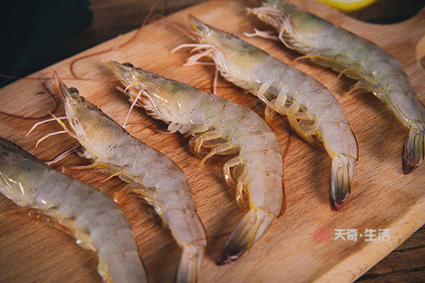 小龍蝦除蝦線的方法