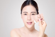 如何用白葡萄酒制作爽膚水 白葡萄酒制作爽膚水的好處